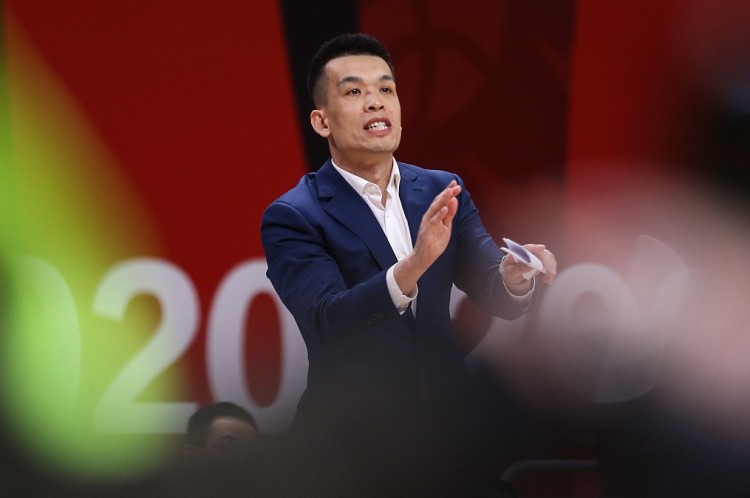 解立彬:总决赛首场的节奏不亚于CBA 很高兴球队能继续进步